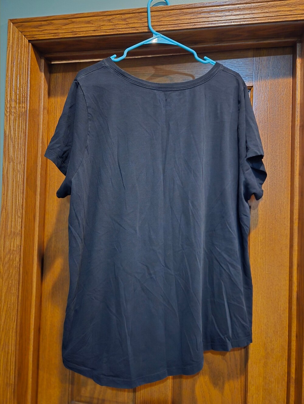Nike Black Short Sleeve Tee with White Swoosh - Picture 15 of 15